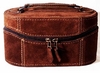 Necessaire rígido confeccionado en cuero vacuno grabado carpincho