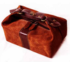 necessaire confeccionado en cuero vacuno grabado carpincho