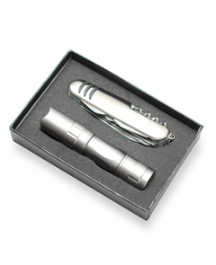 Set linterna y navaja - comprar online