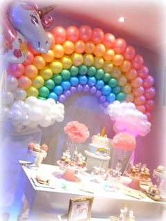 Arcoiris de globos desde