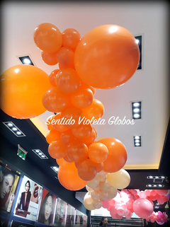 Guirnalda orgánica con globos grandes