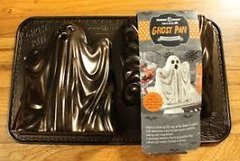 Molde Nordic Ware Ghost