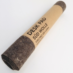 DESK PAD -  Sudwolle