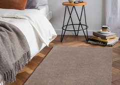 "Bed Rugs" na internet