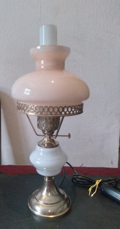 LAMPARA CON TUBO Y TULIPA ESTILO QUINQUE en internet