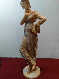 FIGURA DAMA ROMANA EN PORCELANA - ElectroFarcyEF