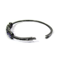 detalhe da pulseira bracelete ametista e negro banhado a ródio negro