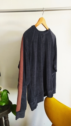 Velvet Buzo modelo Edge en internet