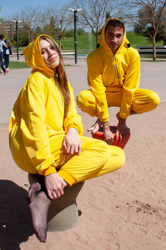 Kigurumi > Pikachu en internet