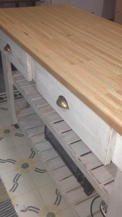 MESA AUXILIAR "PAMPA" (opcional ruedas)