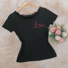 T-shirt manga curta LOVE