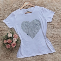 T-shirt manga curta CORAÇÃO AZUL - comprar online