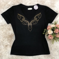 T- shirt gola V manga curta - comprar online