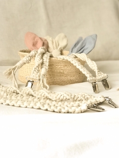Portachupetes “TRINI” ...de Macramé