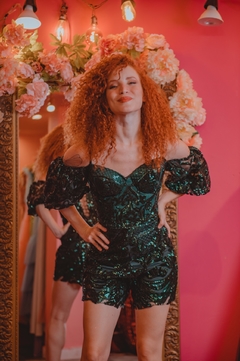 verde esmeralda longo na internet