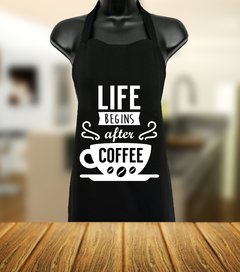 DELANTAL NEGRO ESTAMPADO en internet