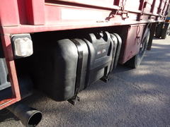 Tanque lateral 340 litros con soportes