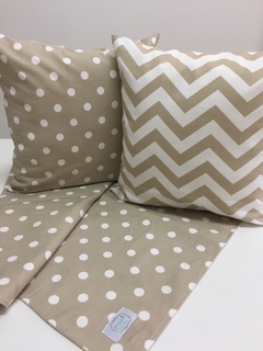 KIT BEIGE Y BLANCO CHEVRON Y LUNARES