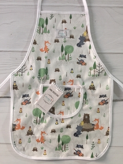 DELANTAL BOSQUE CON LIBRETITA