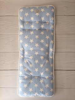COLCHONCITO CELESTE CON ESTRELLAS BLANCAS