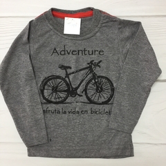REMERA GRIS CON BICI NEGRA