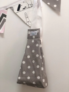 MORRAL GRIS CON LUNARES BLANCOS