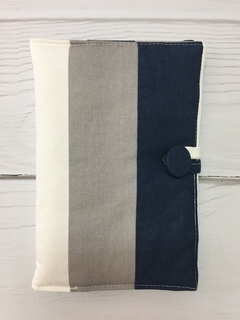FUNDA LIBRETA SANITARIA RAYADA AZUL, GRIS Y BLANCO