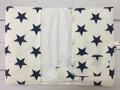 FUNDA LIBRETA SANITARIA BLANCA CON ESTRELLAS AZULES - comprar online