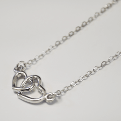 CADENA DIJE CORAZONES ENTRELAZADOS