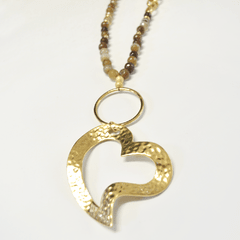 COLLAR DIJE CORAZON PIEDRA CAFE on internet