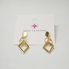 ARETES TRIANGULO DORADO - Vani Fashion