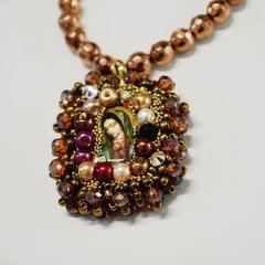 PULSERA HEMATITA CON ESCAPULARIO ARTESANAL