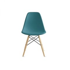 Silla Eames petroleo