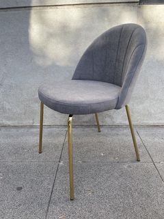 Silla Shell Tapizada con pata dorada