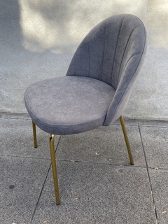 Silla Shell Tapizada con pata dorada