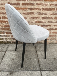 Silla Nido Tapizada Gris Claro pata Negra