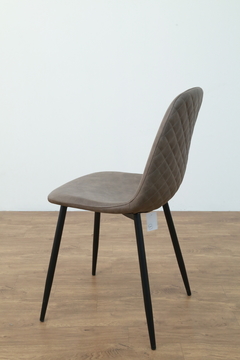 Silla New Eames Tapizada Ecocuero Marron Pata Negra