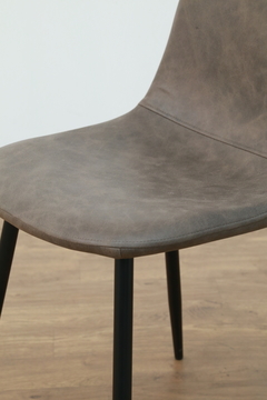 Silla New Eames Tapizada Ecocuero Marron Pata Negra