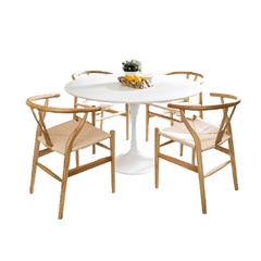 Mesa Tulip Laqueada 1 Metro + 4 Sillas Wishbone
