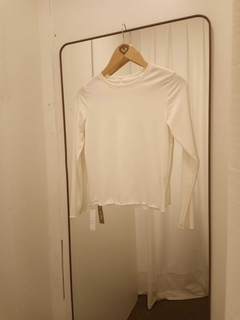 REMERA LONDRES MANGA LARGA MORLEY BLANCA PERLADA en internet