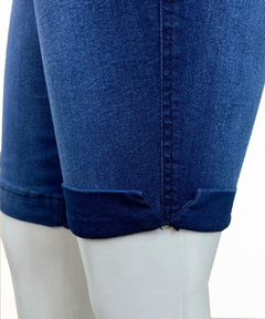 comprar-bermuda-jeans-feminina-plussize-com-cinta-modeladora-removivel-lugger-gledes-modas