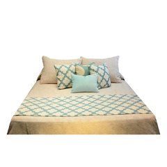 . Pie de cama + 2 fundas de almohadón Harvy .