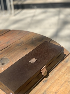 Cubiertos de asta en Caja en internet