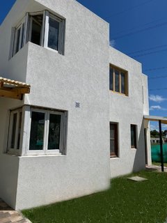 CASA EN VENTA LOTE DE 635 MTS. BARRIO SANTA ISABEL ING. MASCHWITZ - comprar online