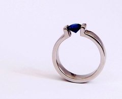 Disponible en oro blanco, oro amarillo y plata