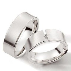 Disponible en oro blanco, oro amarillo y plata