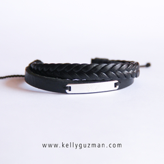 Pulsera en cuero con placa personalizada en plata
