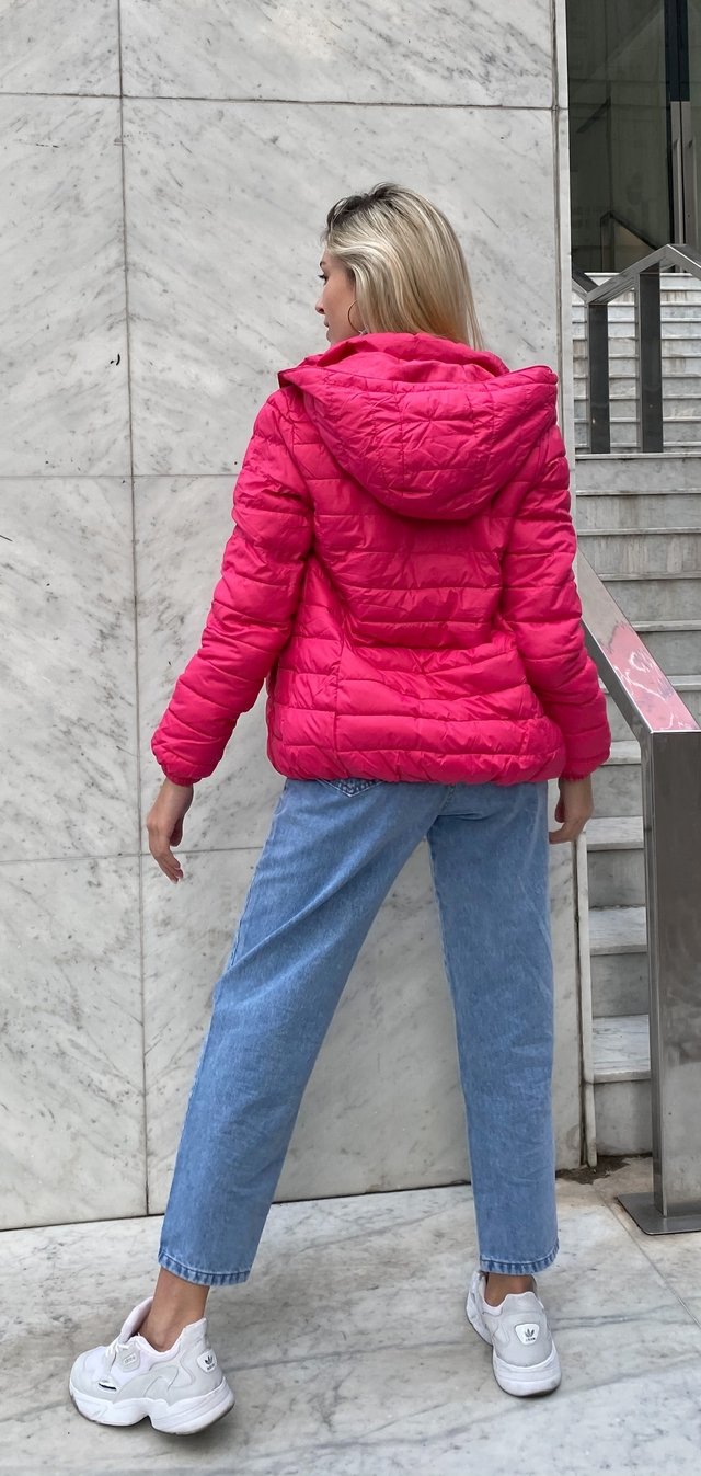 5832, Campera inflada corta con corderito adentro (PARA COMPRAR ABRIGOS  DEBE LLEGAR AL MONTO MINIMO Y 3 PRENDAS)