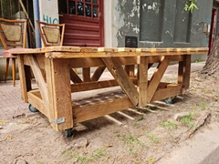 Mesa ratona reciclada Iñaki