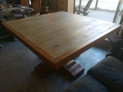 Imagen de Mesa cuadrada con pata bocha